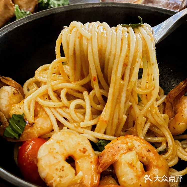 我居然在酒吧撑到扶墙出⁉️