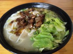 -花溪巷牛肉粉(泉城路店)