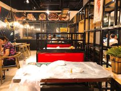 大堂-美膳居川菜馆油焖大虾烧烤(卓刀泉店)