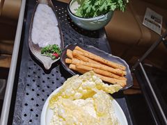 -洪氏嗨捞·广东猪肚鸡·椰子鸡火锅(西咸万象城店)