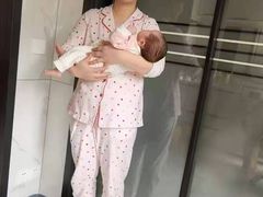 -乐禧母婴全自营月嫂(宝山店)