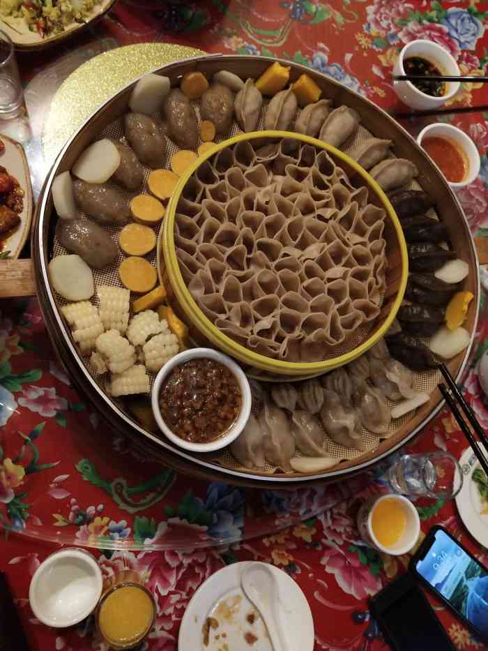 岚县土豆宴-"看来,吕梁路过这家店,现在吃了一下,全是.