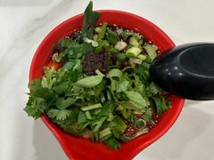-吕阿婆骨汤麻辣烫(云岗店)