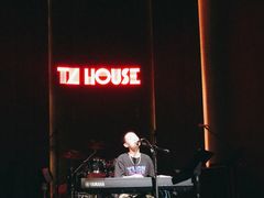 -TZ House音乐现场(来福士中心店)