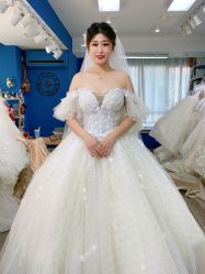 -莫小姐婚纱