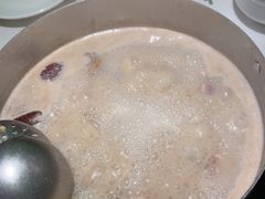 -洪氏嗨捞·广东猪肚鸡·椰子鸡火锅(西咸万象城店)