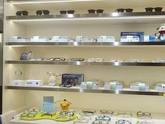 -视野联行眼镜·蔡司·尼康·豪雅·依视路(青浦宝龙店)