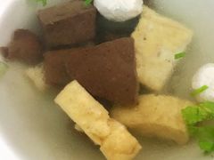 -松树干拌面店
