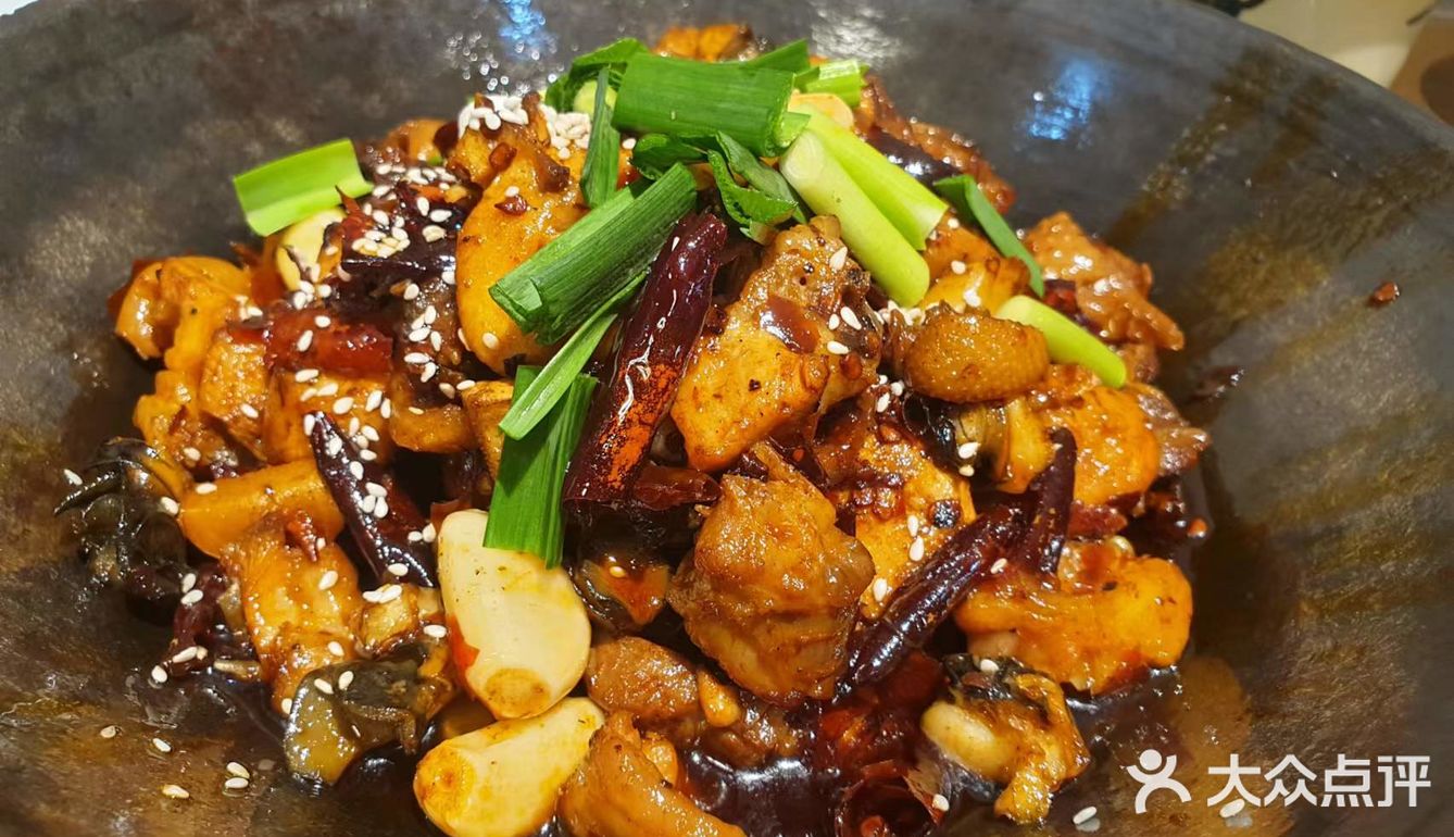 螺肉爽脆，鸡肉有嚼劲