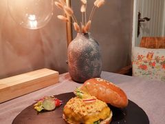 -HIGH FIVE哈福手工汉堡(桂林路店)