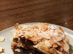 扁桃仁巧克力羊角-BAKER&SPICE(环贸店)