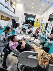 -黑奥秘脱发白发中心