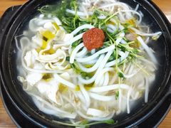 -丽虹云南过桥米线(兴工街店)