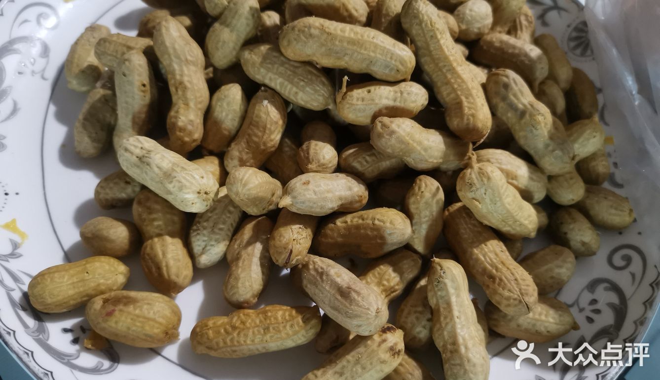 天热解决午餐都办法，唯有外卖，家里的小家伙想吃水煮系