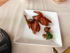脆皮乳鸽-利苑酒家(合景国际金融广场店)