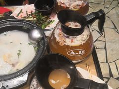 -何师烧烤·香辣蟹·川菜·30年老品牌(太古里旗舰店)