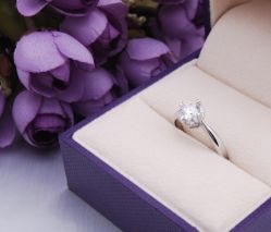 -威德钻石-克拉钻大本营(南京东路店)