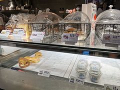 面包甜点陈列柜-喜茶(中山利和新地店)
