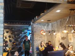 大堂-茅炒屋龙虾·烧烤·湘菜(新河路店)