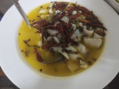 金汤酸菜鱼-雪湖煜辰鱼头老店(雪野湖店)