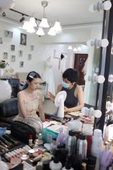 -红馆妆造(中央大街店)