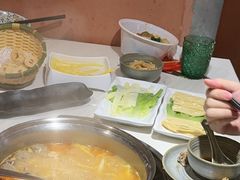 -喃喃椰·糟粕醋·椰子鸡火锅(七堡花园店)