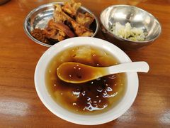 -鸿浩扒猪脚米线