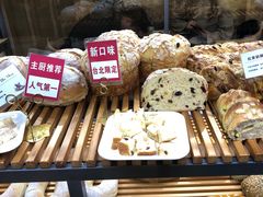 -焙丽拾光(麦凯乐直营店)