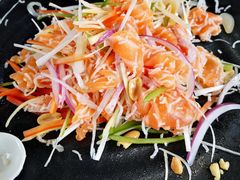 三文鱼齐齐捞起-香山家宴