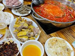 -苗伯妈酸汤火锅