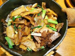 杏鲍菇炒牛肉-云海肴·汽锅鸡·云南代表菜(天山百盛优客店)