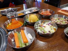 小菜碳生菜无限量-·缸桶屋·韩式牛肋条自助烤肉(西湖D11店)