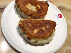 三鲜韭菜盒子-小船渔村•大连菜•大连焖鱼(明泽街店)
