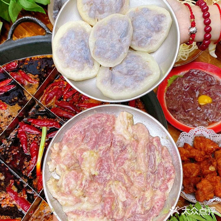来到铜元局找朋友耍,带我打卡一家最重庆味道的火锅