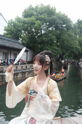 -一揽芳华汉服旗袍体验馆(拙政园店)