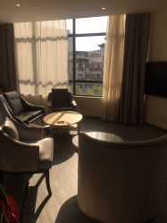 -海豚湾高端月子会所(黄浦店)