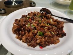 -鞍山大白鲨美食酒店