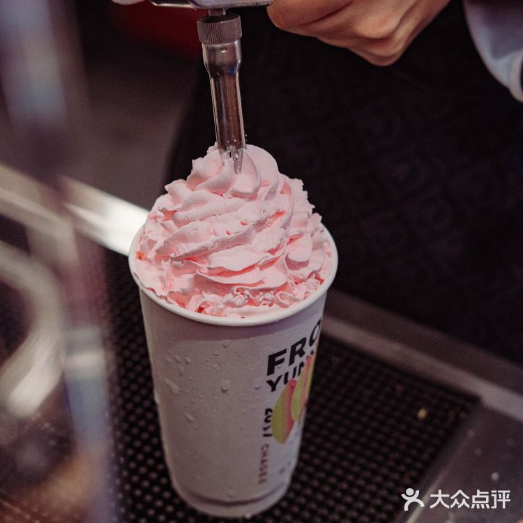 霸王茶姬开到成都了，春日桃桃好好喝