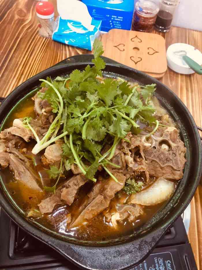 大别山羊肉砂锅-"在南陵靠近县中心的小巷子,巷子里都是饭店.