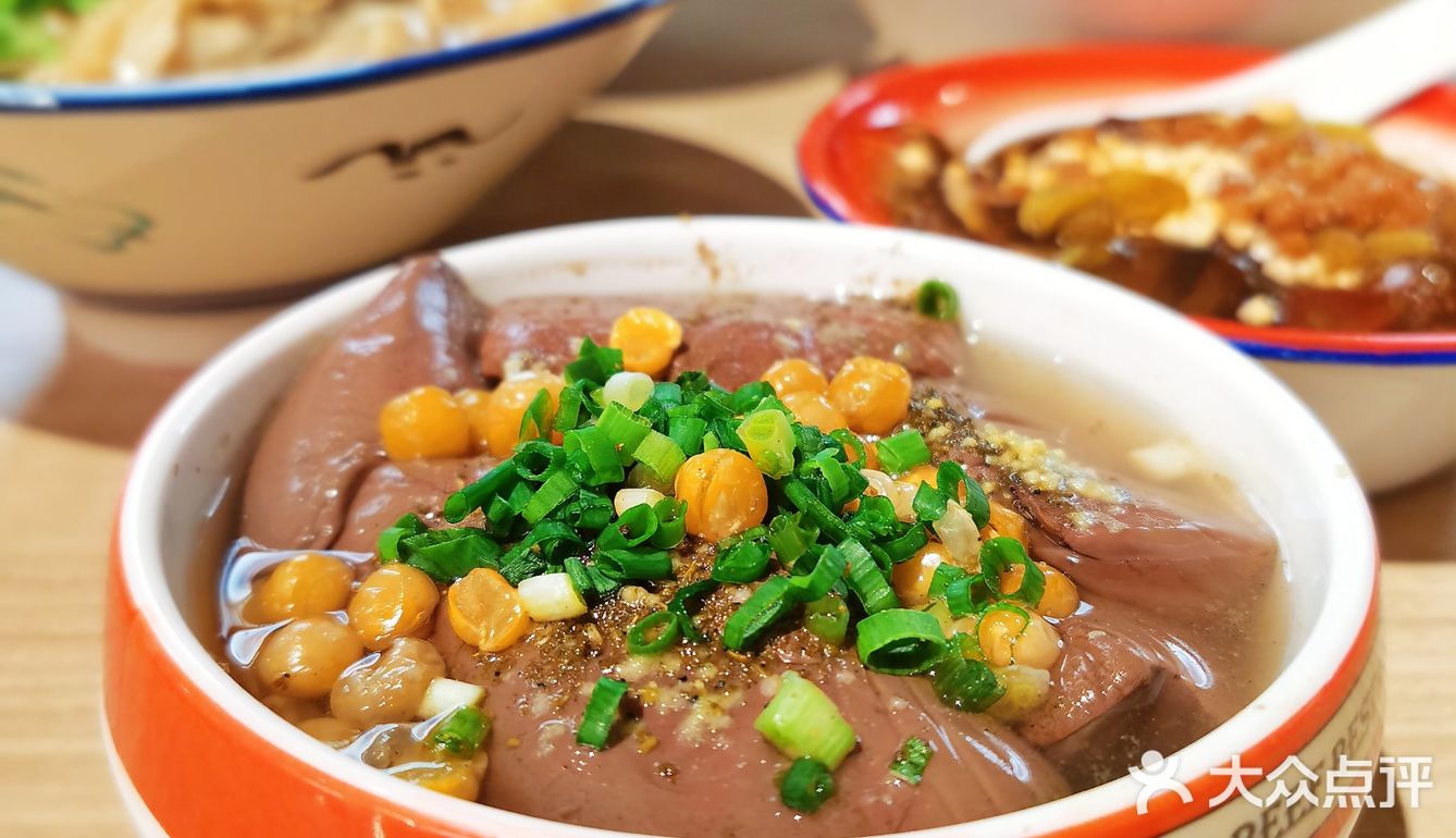 人均50+的跷脚牛肉馆，好吃到跳脚！