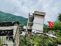 -四川汶川特大地震漩口中学遗址