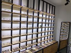 -LOGO眼镜·蔡司品牌折扣店(龙华清湖店)
