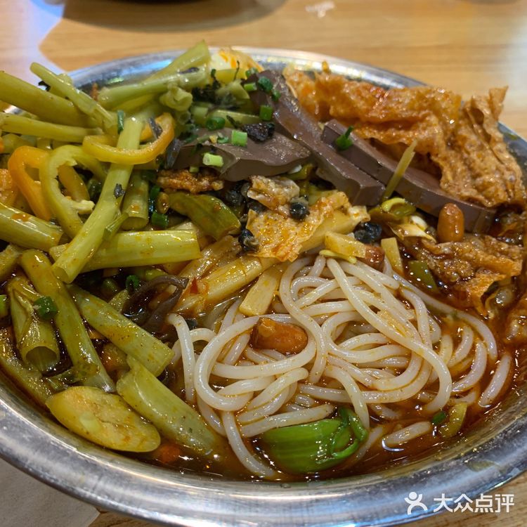 这里有家 螺蛳粉～绝对够辣！够味