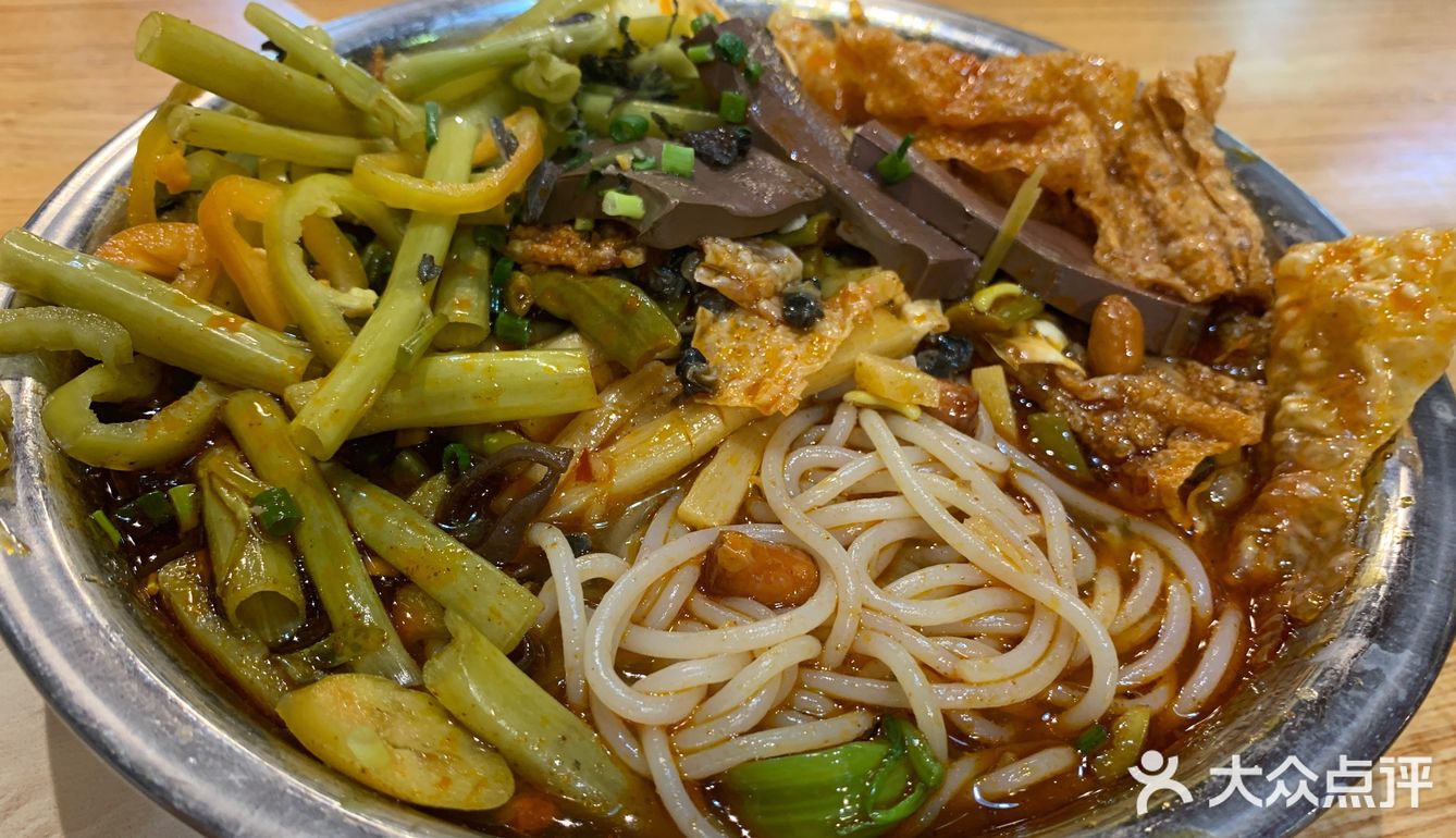 这里有家 螺蛳粉~绝对够辣!够味
