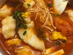 -渝是乎酸菜鱼·川渝小炒(新世界百货望京店)