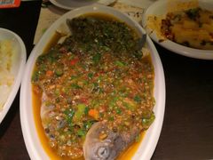 过水大鲫鱼-舌尖上的食缘花园主题餐厅