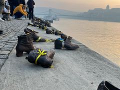 -多瑙河畔鞋履雕塑