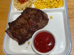 -菲滋意式餐厅(金华银泰城店)