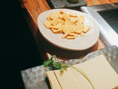 -老牌坊云南鱼豆花火锅(嵩山店)