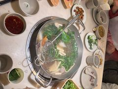 -左庭右院鲜牛肉火锅(浦江欢乐颂店)